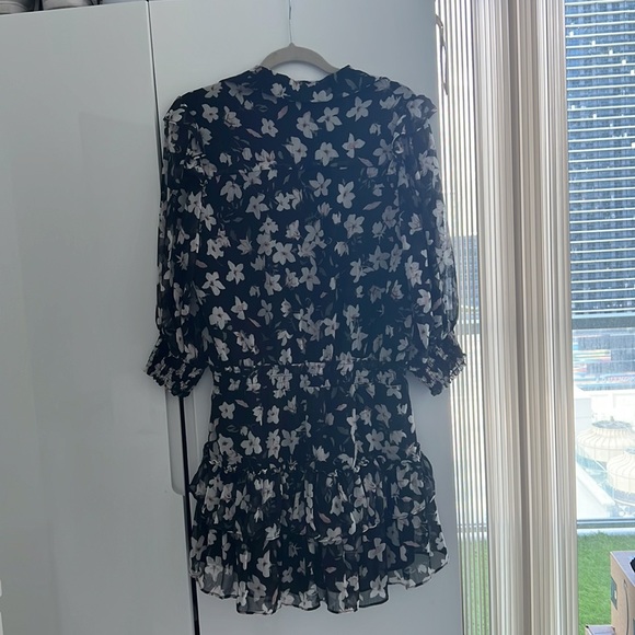 Medium sized DO+BE dress. Black with light pink/white flowers. - Picture 3 of 3